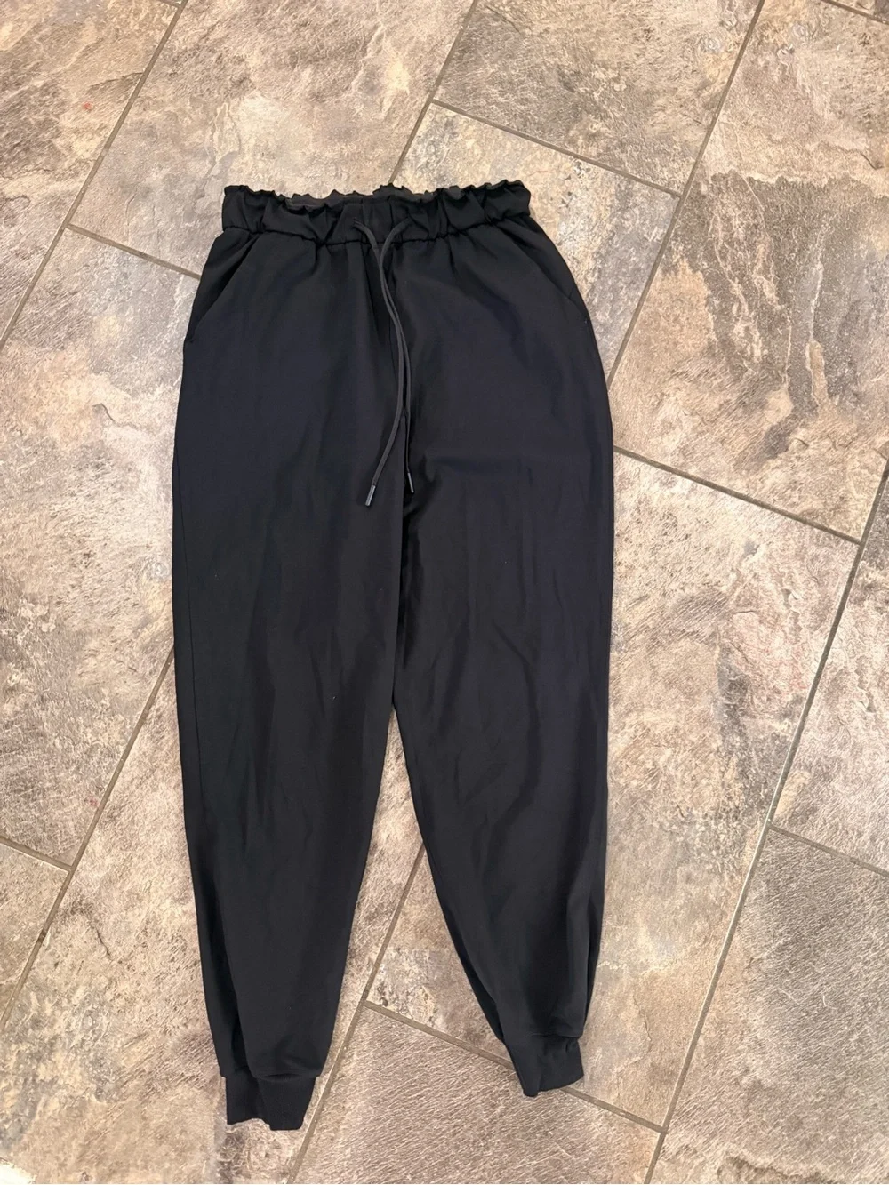 Black Lululemon Keep Moving Joggers size 6, 26” inseam